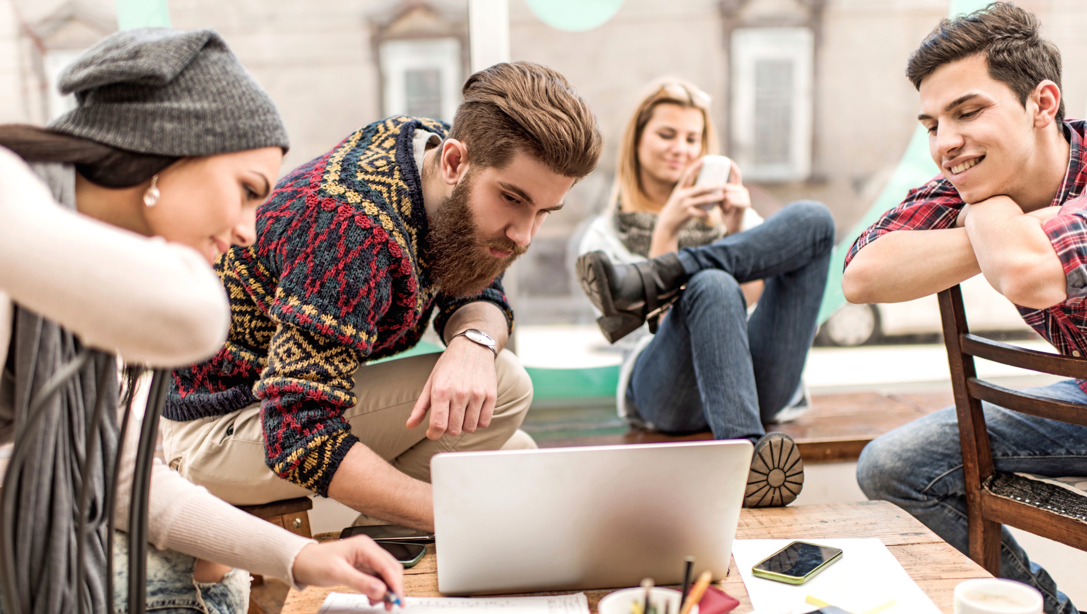 Los jóvenes buscan bienestar, remuneración y aprendizaje